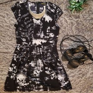 Reborn Black and White Printed Dress w/Zipper back